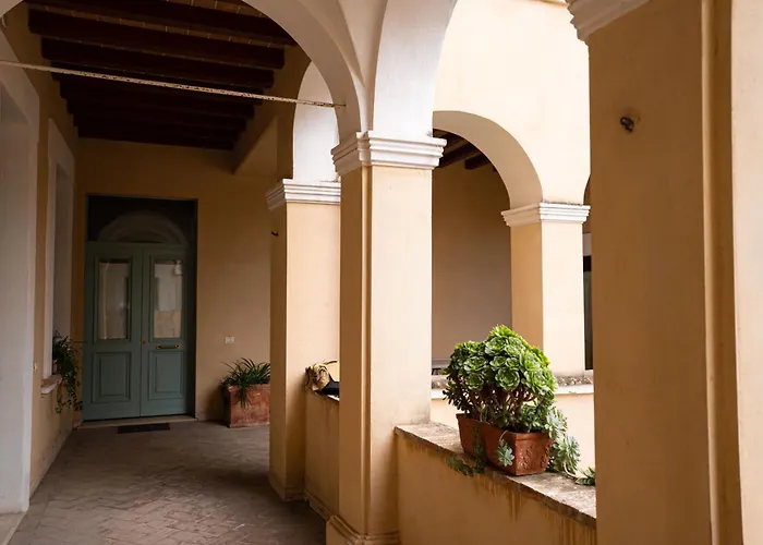 Tre Colonne * تيرني